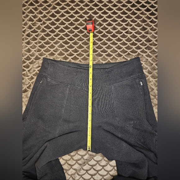 G90. Athleta Retroplush Straight Leg Pant in Black - Size M - Picture 5 of 7